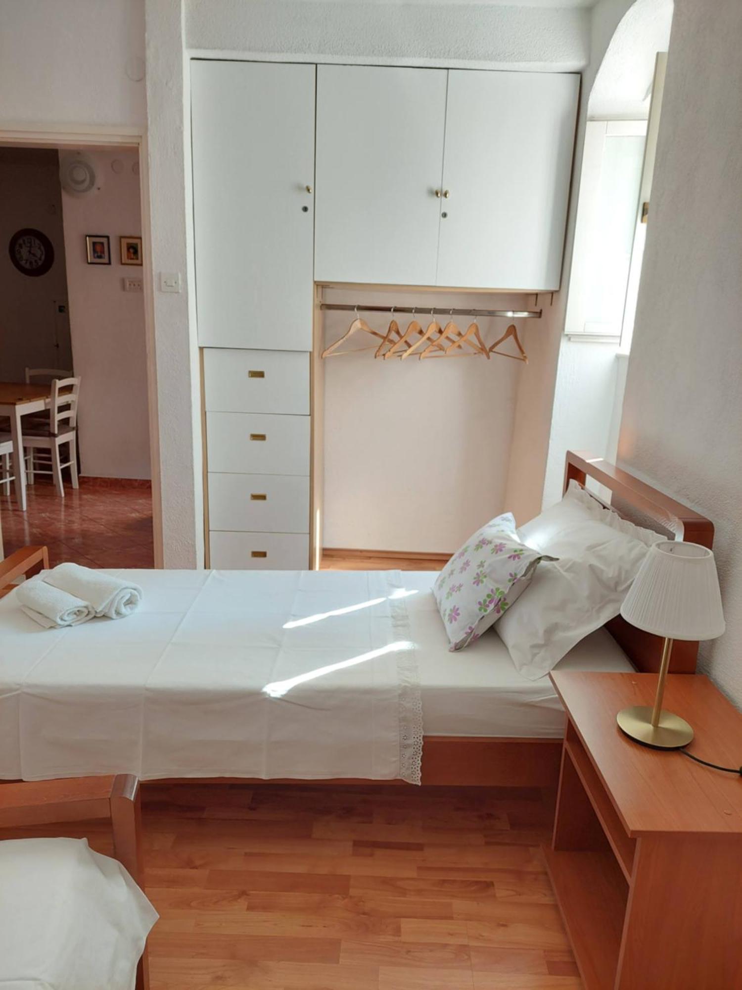 Apartment In Vis Historic Center - Mikula, Ljubica, Toma Екстериор снимка