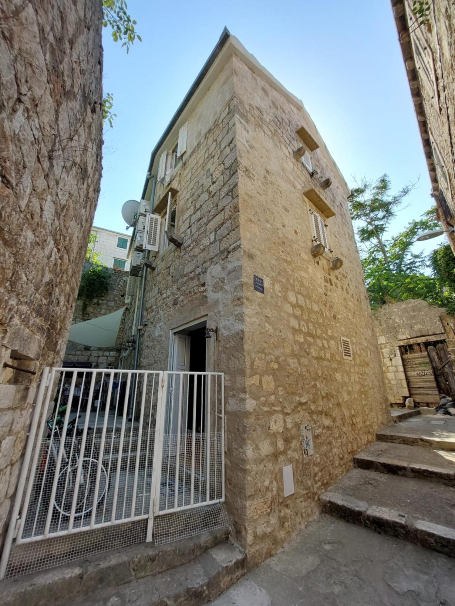 Apartment In Vis Historic Center - Mikula, Ljubica, Toma Екстериор снимка