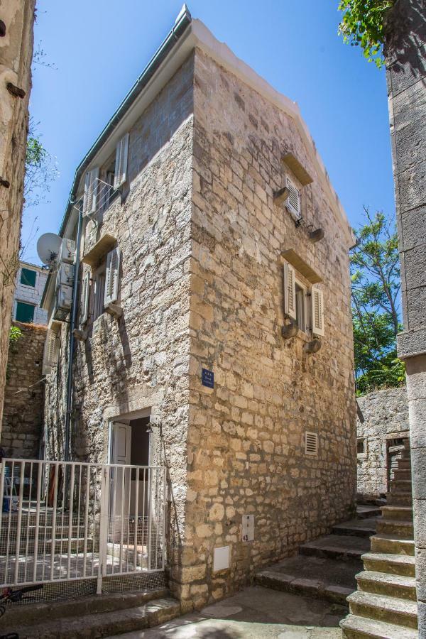 Apartment In Vis Historic Center - Mikula, Ljubica, Toma Екстериор снимка